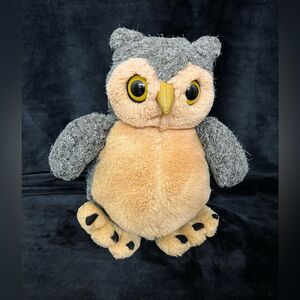 Vintage Dakin owl 1986 stuffed animal